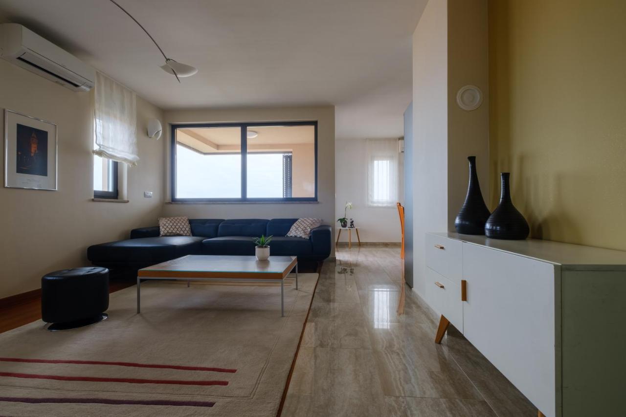 Apartments Luana With Private Jacuzzi Zára Kültér fotó
